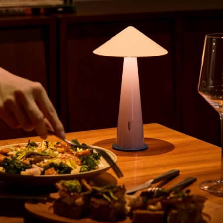 Fine Lumens, tipsy table lamp, Tipsy桌燈, 可攜式桌燈, 蘑菇形狀桌燈, 傘狀桌燈, 桌燈, 檯燈, 造型桌燈, 台中桌燈, 台中燈飾, 可調光桌燈, 充電式桌燈, 送禮選擇, 台中軟裝, 軟裝設計, 軟裝布置, 小夜燈, 床頭燈, 閱讀燈, 氣氛燈,